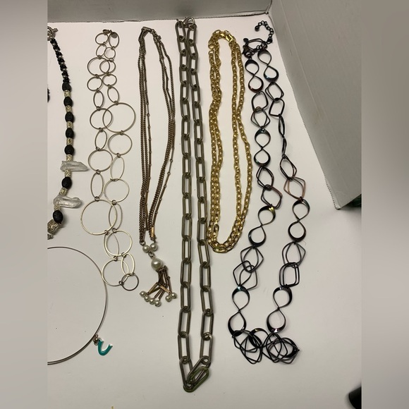 15 Assorted Costume Jewelry Fashion Necklaces & More - Some Marked - Picture 6 of 6